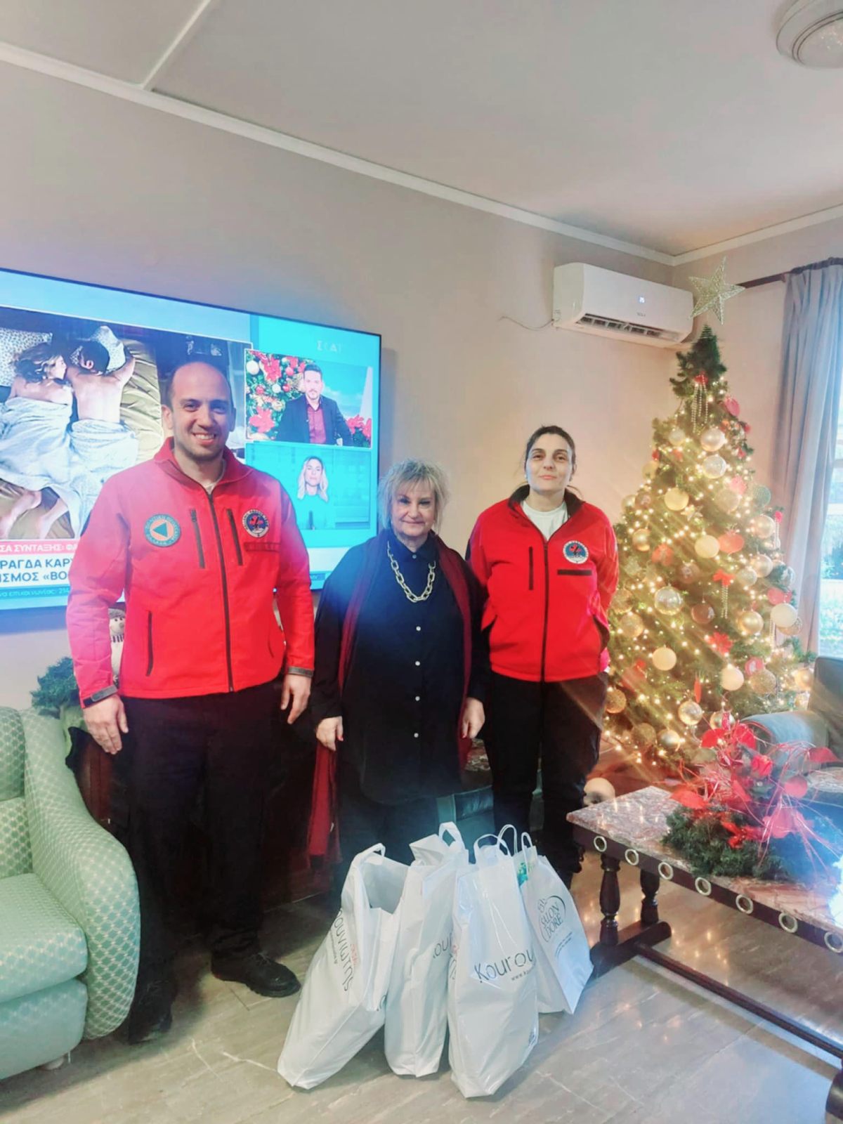 Η ΕΛΛΗΝΙΚΗ ΟΜΑΔΑ ΔΙΑΣΩΣΗ ΠΑΡΑΡΤΗΜΑ ΑΡΓΟΛΙΔΑΣ ΣΕ ΜΙΑ ΠΡΑΞΗ ΑΓΑΠΗΣ ΠΡΟΣ ΤΟΥΣ ΗΛΙΚΙΩΜΕΝΟΥΣ ΤΟΥ ΓΗΡΟΚΟΜΕΙΟΥ&nbsp;ΝΑΥΠΛΙΟΥ